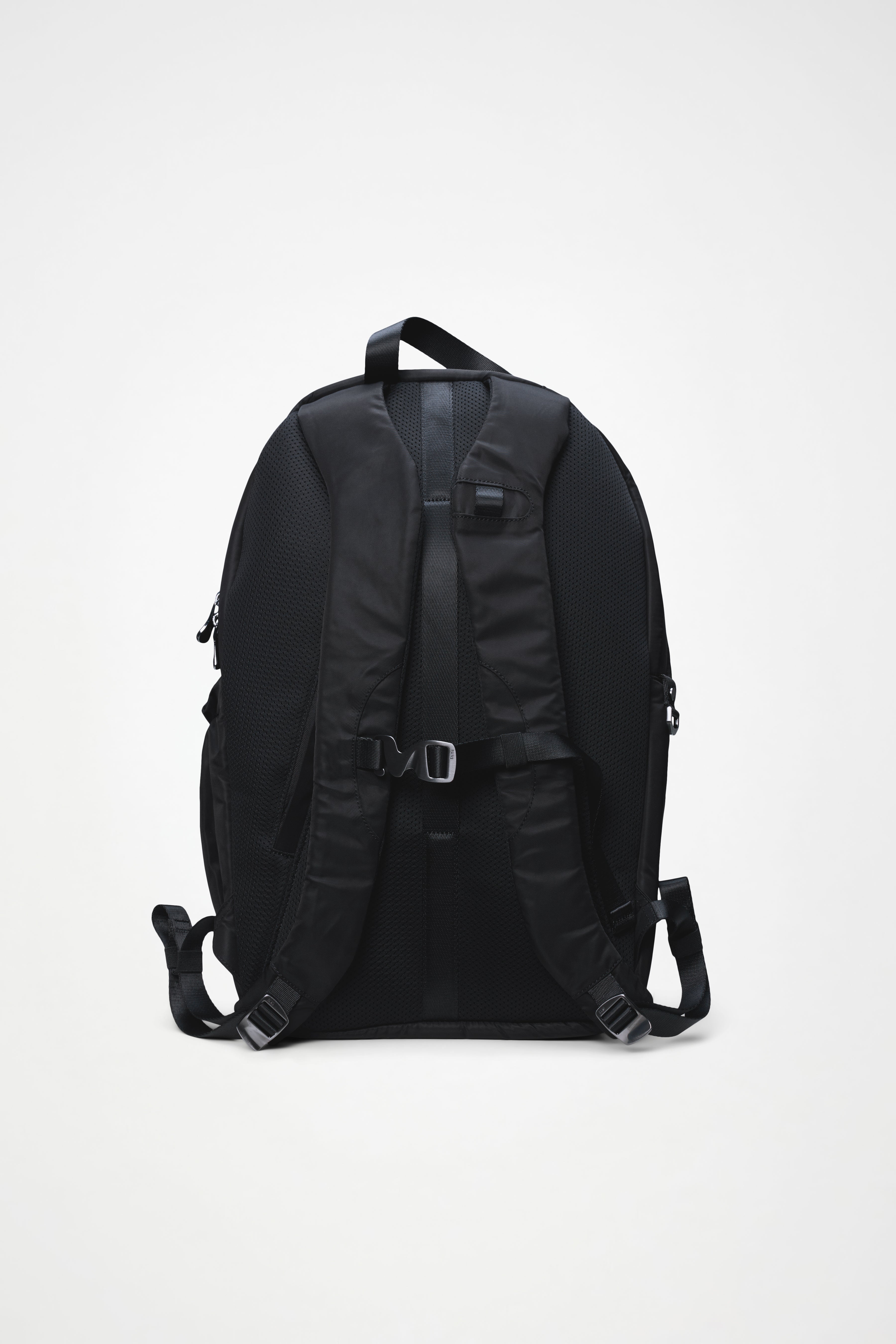 RAINS Delphi Backpack Black 30L H28.50 x D14 x W47.50 cm Backpack
