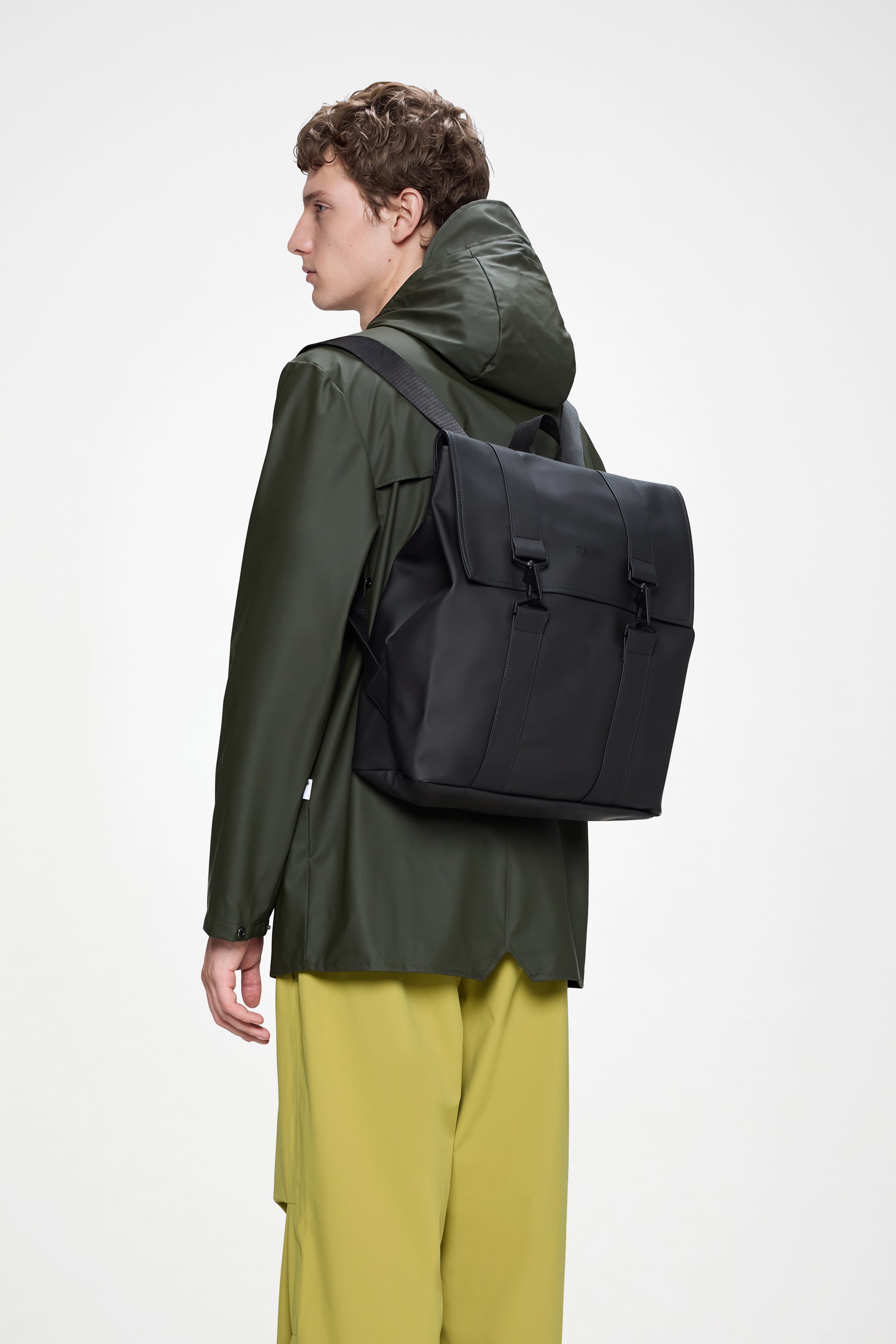 RAINS MSN Bag Black 21L H40 x D15 x W35 cm Backpack